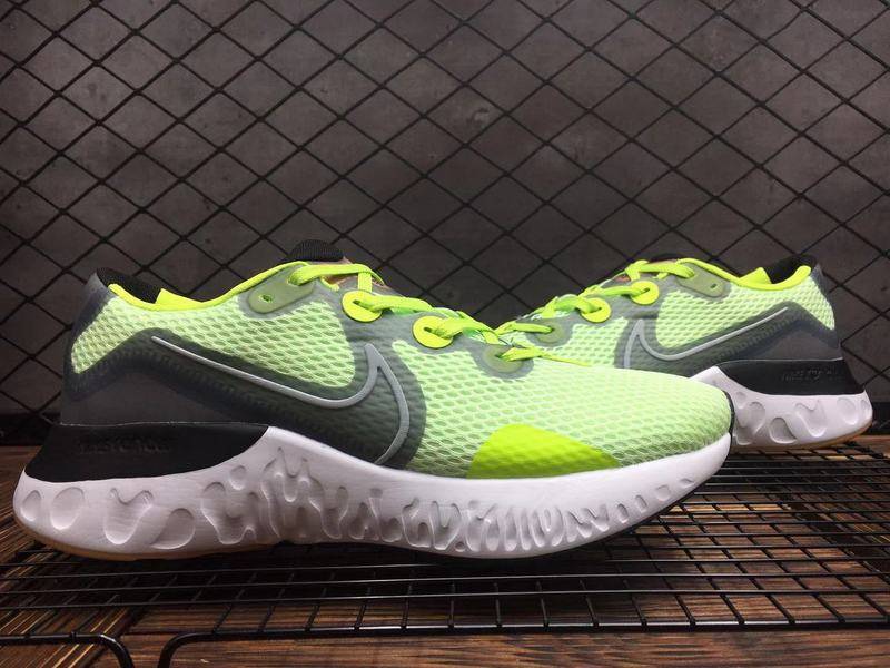 Les baskets Nike Renew Run Black Femme sont un témoignage de l'engagement de Nike à combiner style et innovation.