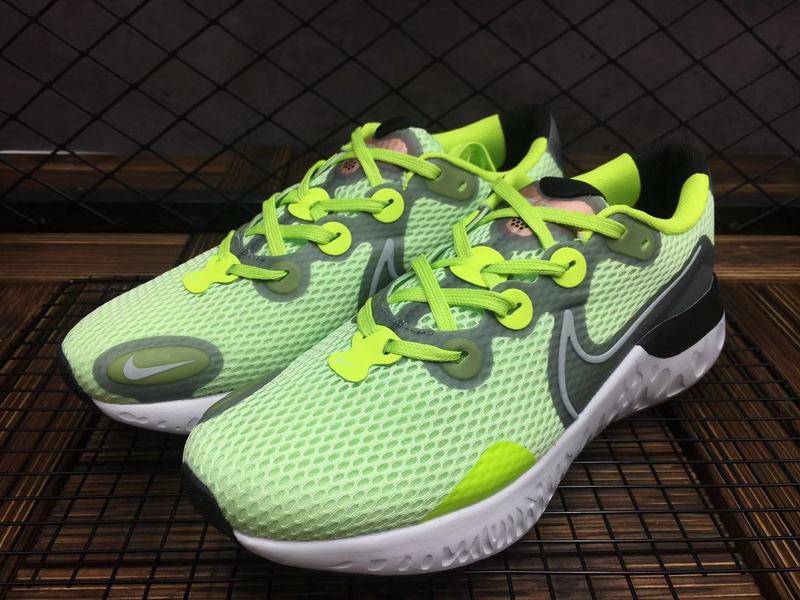 Les baskets Nike Renew Run Black Femme sont un témoignage de l'engagement de Nike à combiner style et innovation.