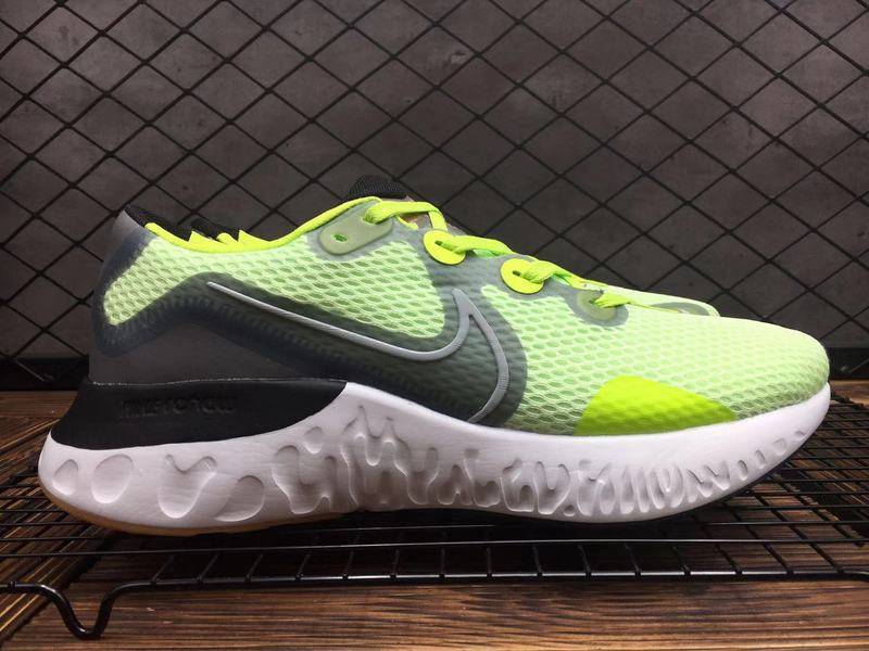 Les baskets Nike Renew Run Black Femme sont un témoignage de l'engagement de Nike à combiner style et innovation.