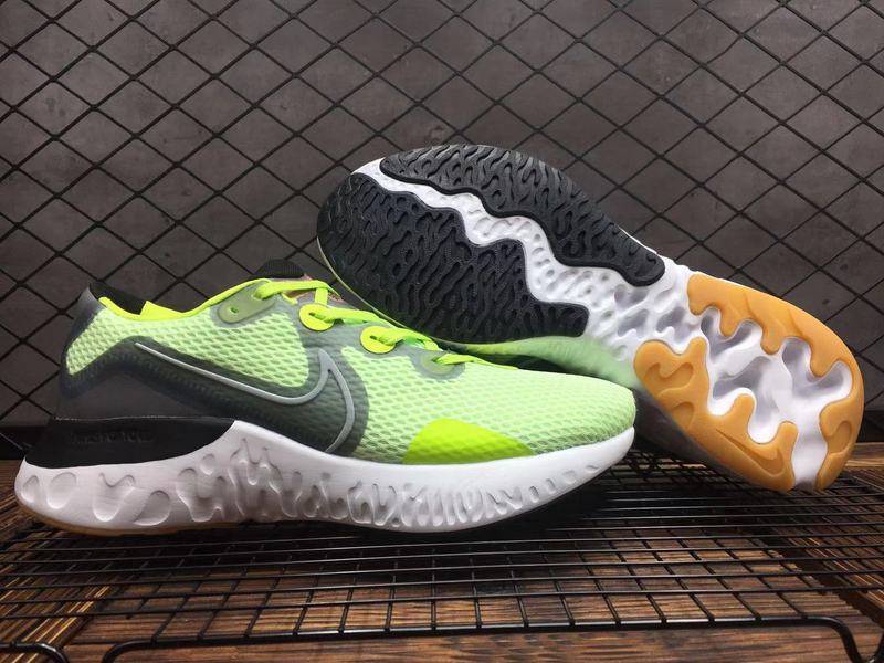 Les baskets Nike Renew Run Black Femme sont un témoignage de l'engagement de Nike à combiner style et innovation.