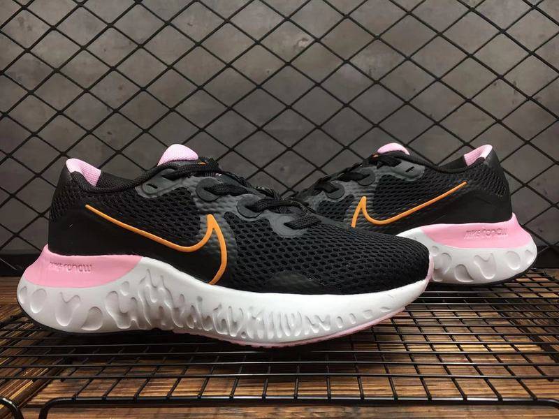 Les baskets Nike Renew Run Black Femme sont un témoignage de l'engagement de Nike à combiner style et innovation.