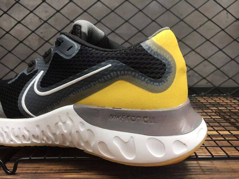 Les baskets Nike Renew Run Black Femme sont un témoignage de l'engagement de Nike à combiner style et innovation.