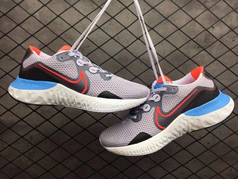 Baskets Nike Renew Run Black Femme