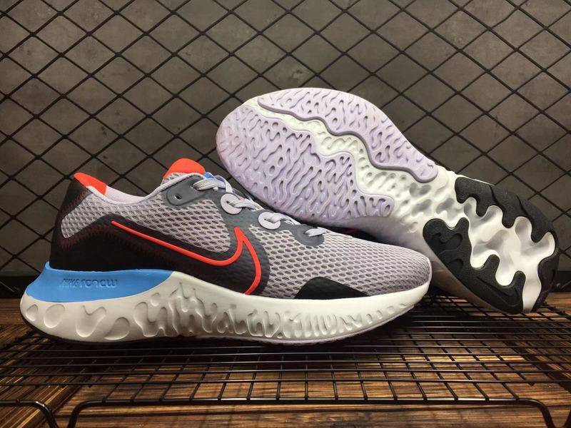 Les baskets Nike Renew Run Black Femme sont un témoignage de l'engagement de Nike à combiner style et innovation.