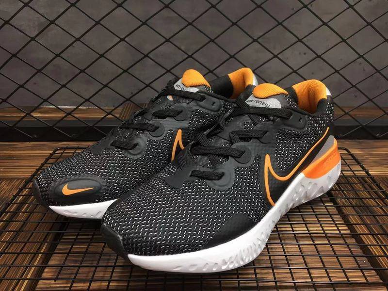 Baskets Nike Renew Run Black Femme