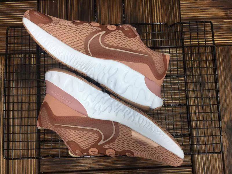 Les baskets Nike Renew Run Black Femme sont un témoignage de l'engagement de Nike à combiner style et innovation.