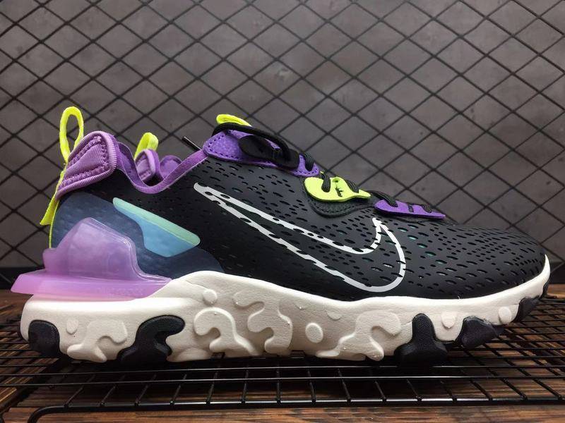 Les baskets Nike Renew Run Black Femme sont un témoignage de l'engagement de Nike à combiner style et innovation.