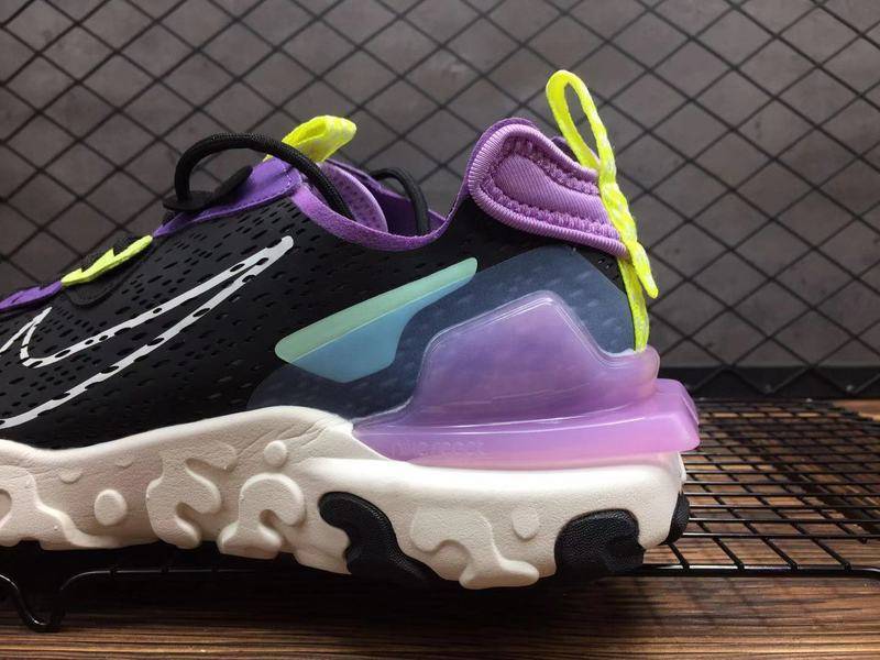 Les baskets Nike Renew Run Black Femme sont un témoignage de l'engagement de Nike à combiner style et innovation.