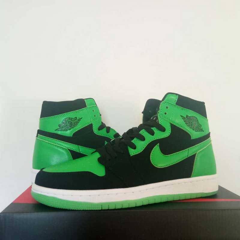 Les baskets Air Jordan 1 offrent un style iconique et une performance légendaire.
De plus, leur design emblématique et leur utilisation.