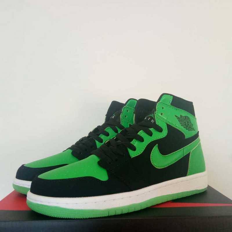 Les baskets Air Jordan 1 offrent un style iconique et une performance légendaire.
De plus, leur design emblématique et leur utilisation.