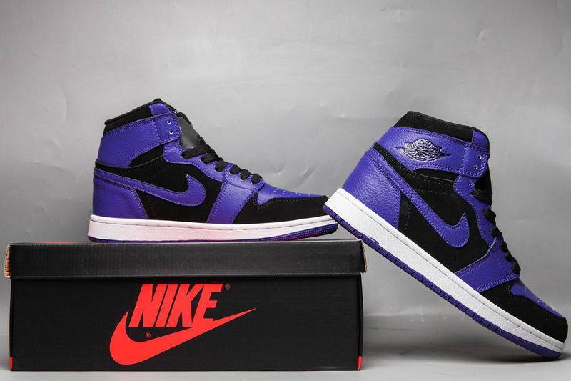 Les baskets Air Jordan 1 Mid "Purple/Black" Femme incarnent à la perfection l’héritage emblématique de la marque Jordan, combinant un style audacieux à un confort inégalé.