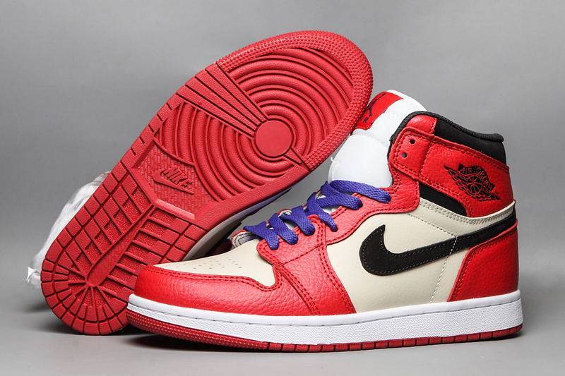 Les baskets Air Jordan 1 Low "Topaz Mist (GS)" pour femmes offrent une esthétique élégante avec des nuances de Topaz Mist.
