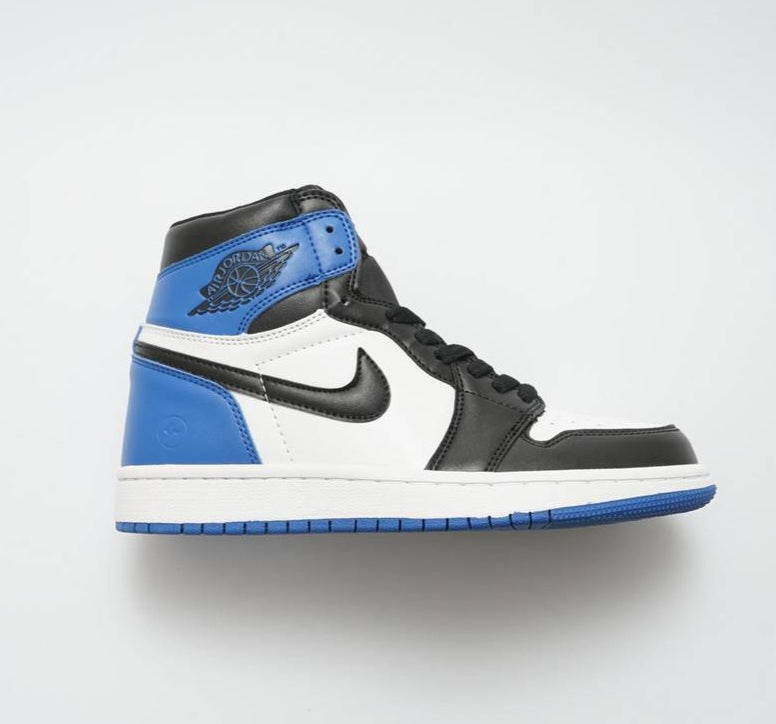 Les Air Jordan 1 "Retro High x Fragment Design" Femme permettent de personnaliser votre style tout en bénéficiant d’un confort supérieur.