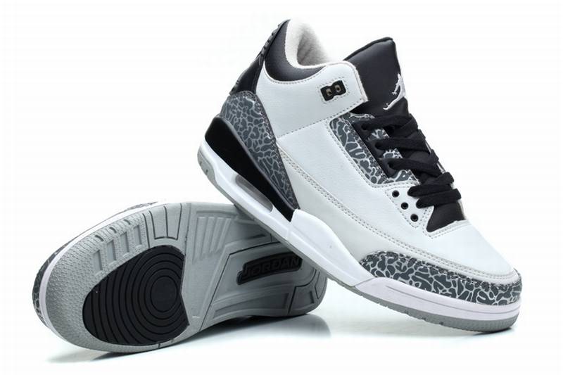 Les baskets Air Jordan 3 Triple White Femme permettent de personnaliser votre style tout en bénéficiant d’un confort supérieur.les Air Jordan 3 Triple.