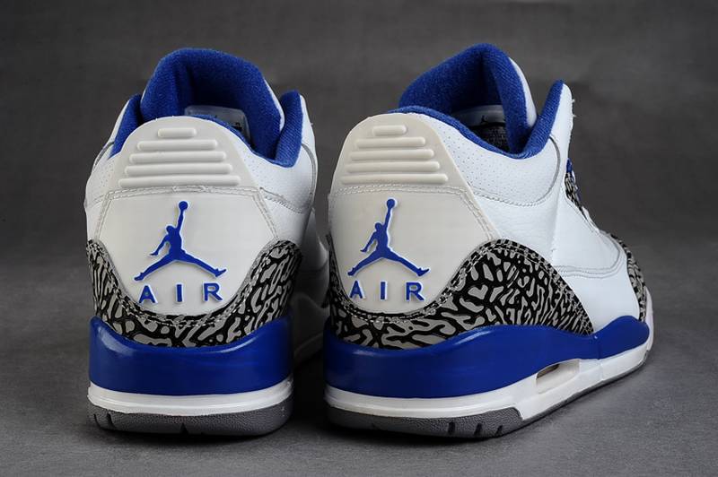 Les baskets Air Jordan 3 Triple White Femme permettent de personnaliser votre style tout en bénéficiant d’un confort supérieur.les Air Jordan 3 Triple.