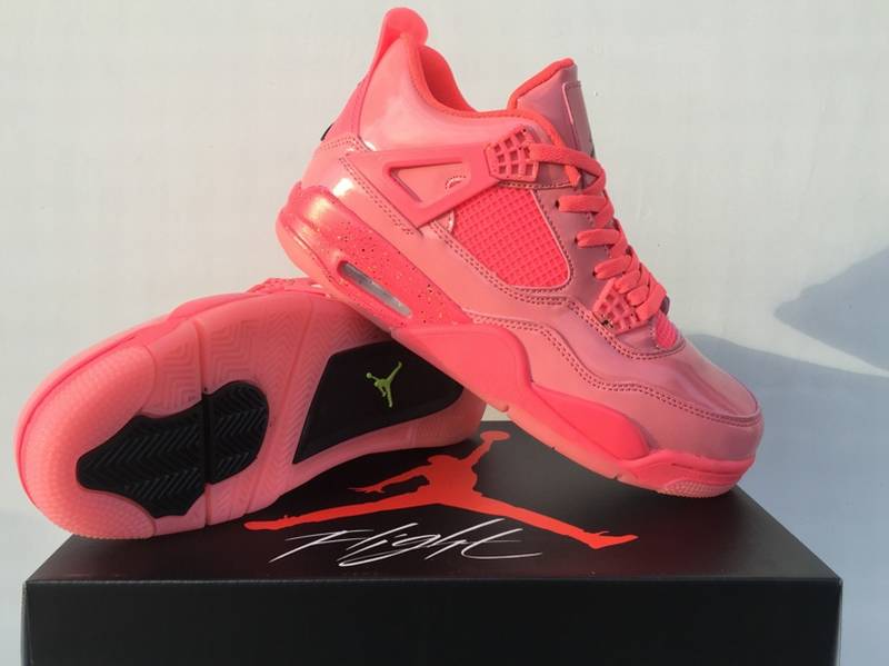 Les baskets Air Jordan 4 femme permettent de personnaliser votre style .En résumé, les Union X Air Jordan 04 femme incarnent le style.