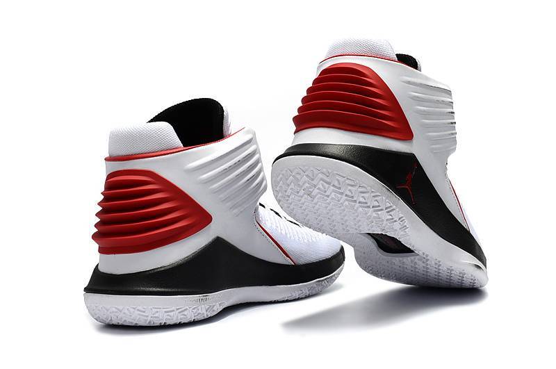 Les baskets Air Jordan 31 Femme permettent de personnaliser votre style tout en d’un confort supérieur.