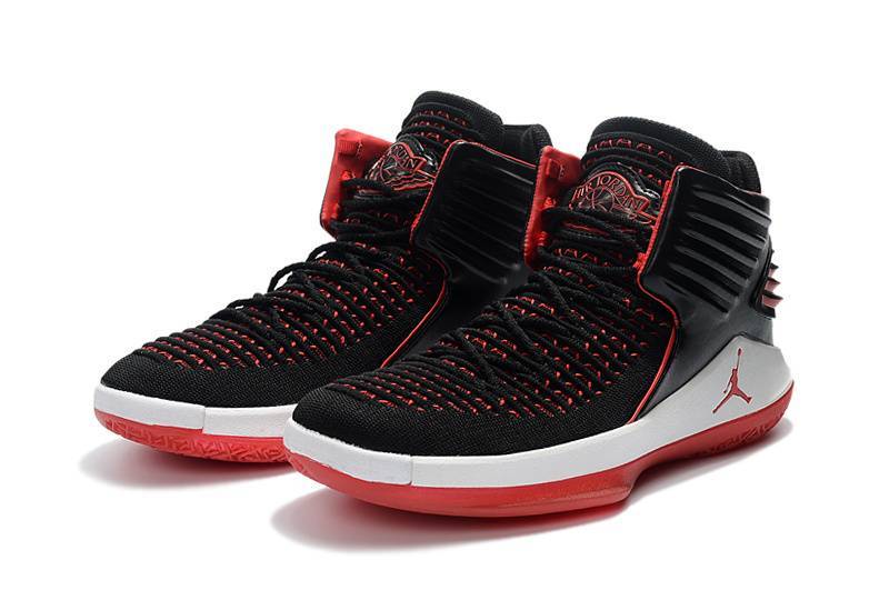 Les baskets Air Jordan 31 Femme permettent de personnaliser votre style tout en  d’un confort supérieur.