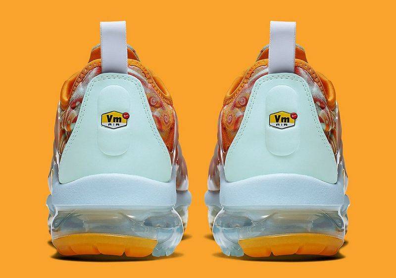 Les Nike Air Vapormax Plus TN Femme incarnent une fusion audacieuse entre l’héritage des baskets TN des années 90 et l’innovation moderne de la technologie Vapormax.