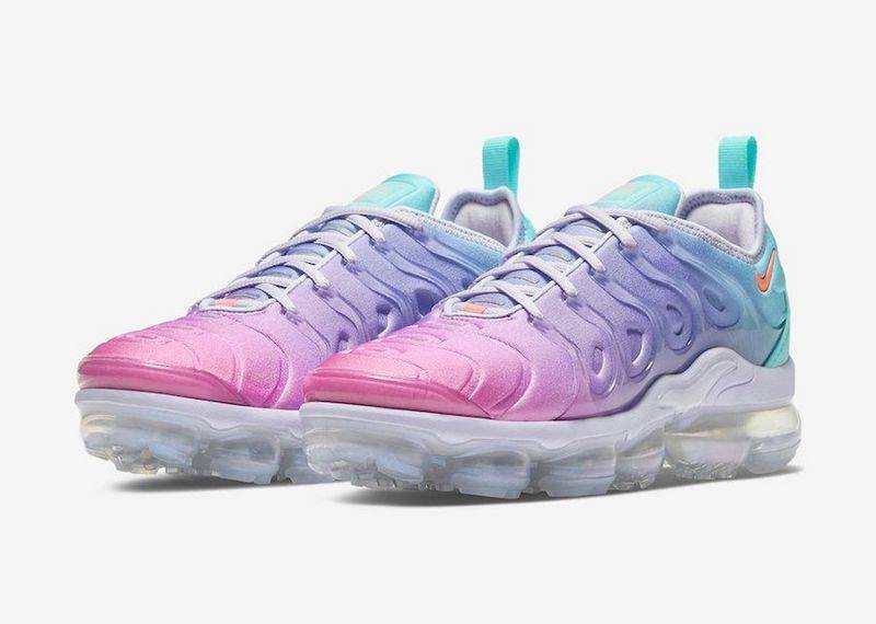 Les Nike Air Vapormax Plus TN Femme incarnent une fusion audacieuse entre l’héritage des baskets TN des années 90 et l’innovation moderne de la technologie Vapormax.