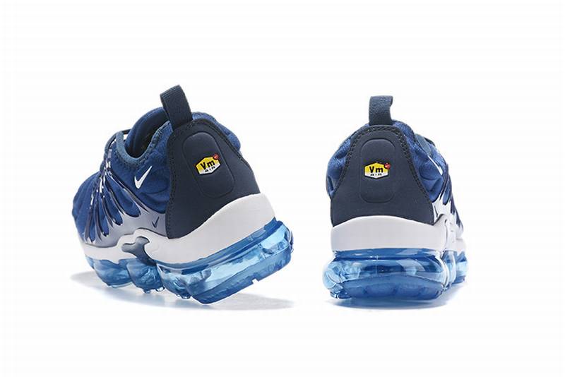 Les Nike Air Vapormax Plus TN Femme incarnent une fusion audacieuse entre l’héritage des baskets TN des années 90 et l’innovation moderne de la technologie Vapormax.