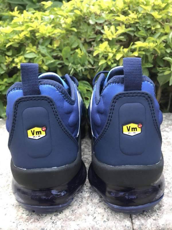 Les Nike Air Vapormax Plus TN Femme incarnent une fusion audacieuse entre l’héritage des baskets TN des années 90 et l’innovation moderne de la technologie Vapormax.