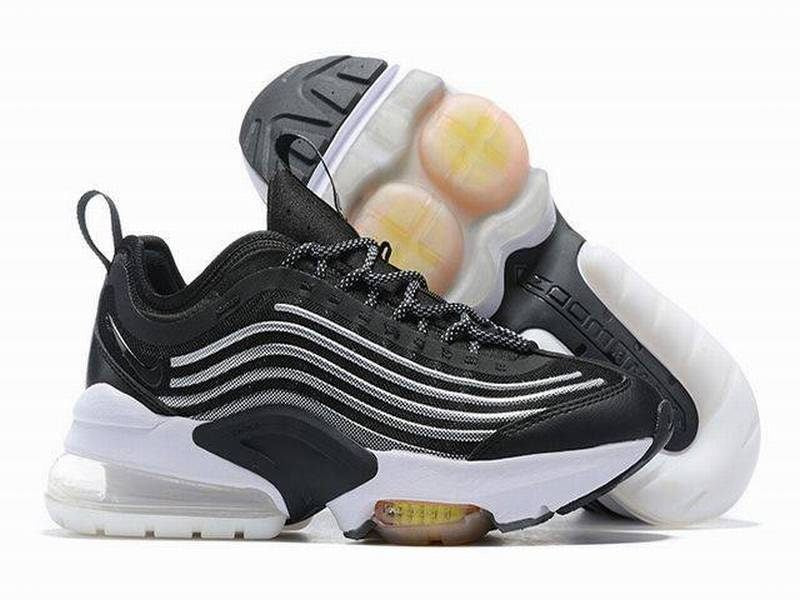 Résultats de l'évolution emblématique de la ligne Nike, les Nike Air Max Zoom 950 Femme  sont un témoignage de l'engagement de Nike à combiner style et innovation.