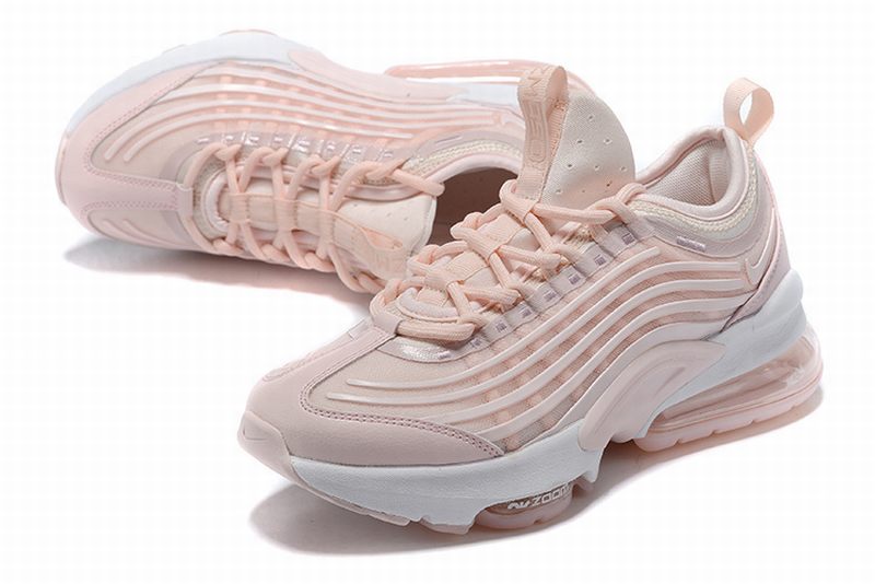 Résultats de l'évolution emblématique de la ligne Nike, les Nike Air Max Zoom 950 Femme  sont un témoignage de l'engagement de Nike à combiner style et innovation.