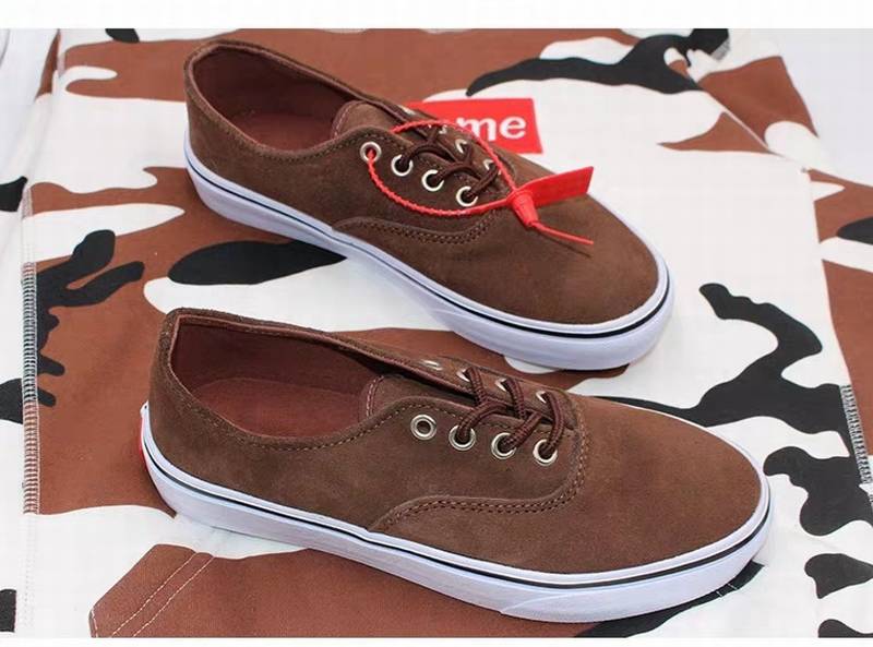 Les baskets Vans Femme se distinguent par leur style intemporel et leur esprit californien décontracté, faisant d’elles un symbole de liberté et d’individualité.