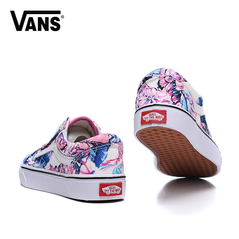 Les baskets Vans femme    offrent un style légendaire et une performance exceptionnelle.design unique  Pas Cher. moin cher.