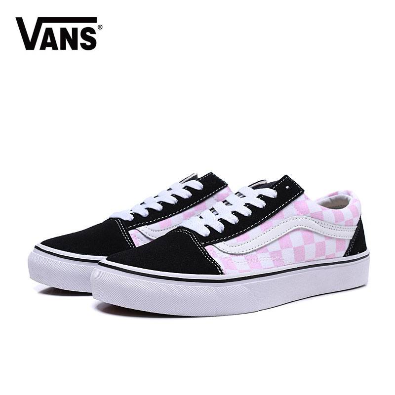 Les baskets Vans Femme se distinguent par leur style intemporel et leur esprit californien décontracté, faisant d’elles un symbole de liberté et d’individualité.