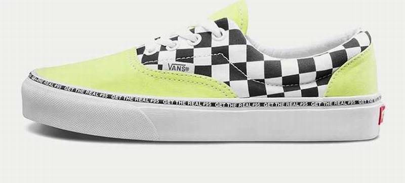 Les baskets Vans Femme se distinguent par leur style intemporel et leur esprit californien décontracté, faisant d’elles un symbole de liberté et d’individualité.