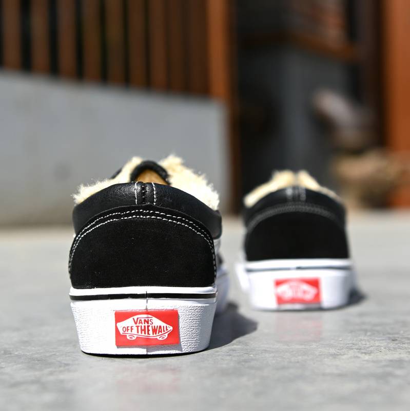 Les baskets Vans Femme se distinguent par leur style intemporel et leur esprit californien décontracté, faisant d’elles un symbole de liberté et d’individualité.