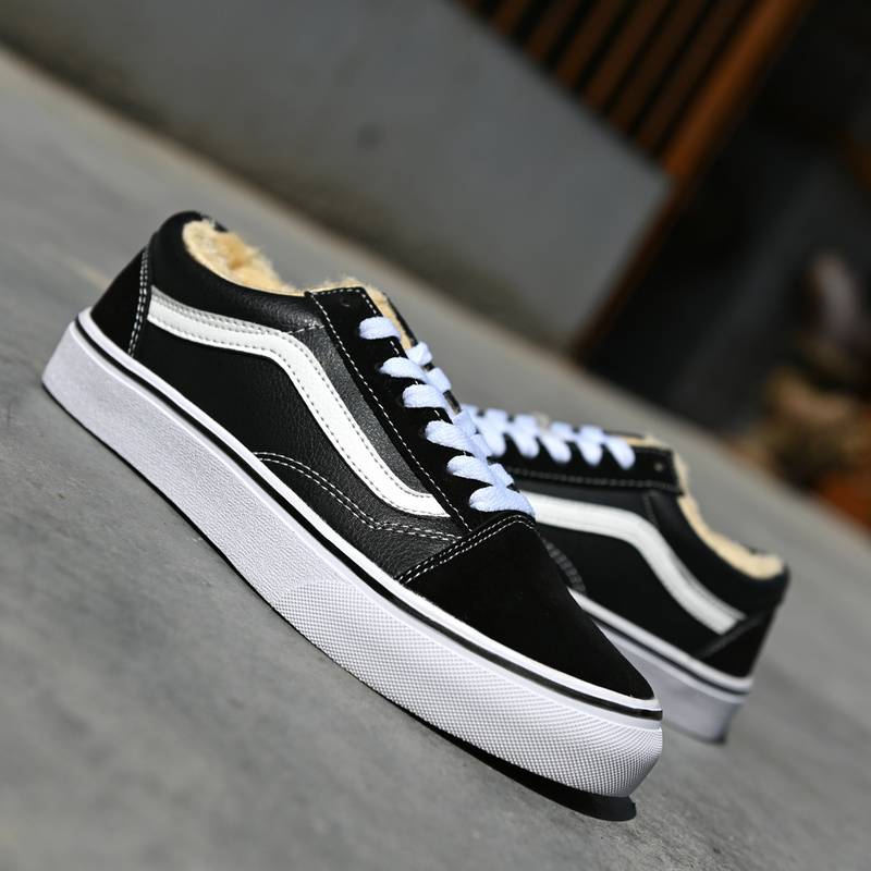 Les baskets Vans Femme se distinguent par leur style intemporel et leur esprit californien décontracté, faisant d’elles un symbole de liberté et d’individualité.