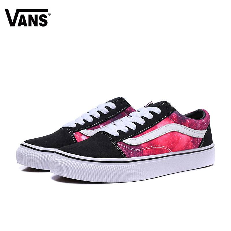 Les baskets Vans Femme se distinguent par leur style intemporel et leur esprit californien décontracté, faisant d’elles un symbole de liberté et d’individualité.