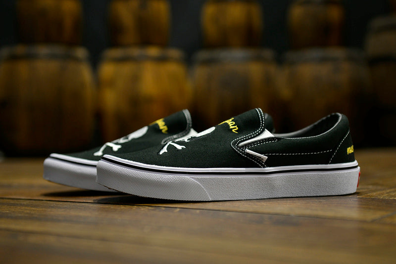 Les baskets Vans Femme se distinguent par leur style intemporel et leur esprit californien décontracté, faisant d’elles un symbole de liberté et d’individualité.