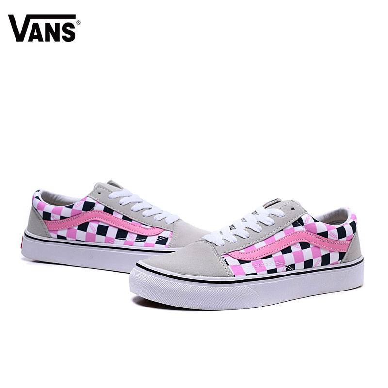 Les baskets Vans Femme se distinguent par leur style intemporel et leur esprit californien décontracté, faisant d’elles un symbole de liberté et d’individualité.