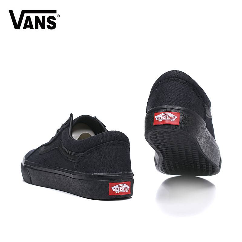 Les baskets Vans Femme se distinguent par leur style intemporel et leur esprit californien décontracté, faisant d’elles un symbole de liberté et d’individualité.