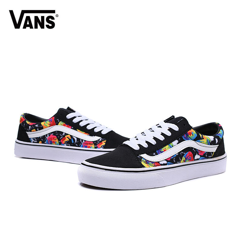 Les baskets Vans Femme se distinguent par leur style intemporel et leur esprit californien décontracté, faisant d’elles un symbole de liberté et d’individualité.