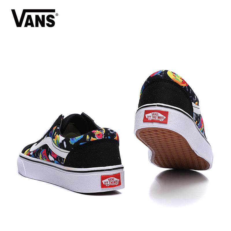 Les baskets Vans Femme se distinguent par leur style intemporel et leur esprit californien décontracté, faisant d’elles un symbole de liberté et d’individualité.