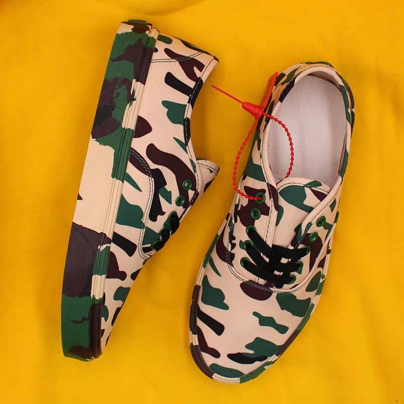 Les baskets Vans Femme se distinguent par leur style intemporel et leur esprit californien décontracté, faisant d’elles un symbole de liberté et d’individualité.