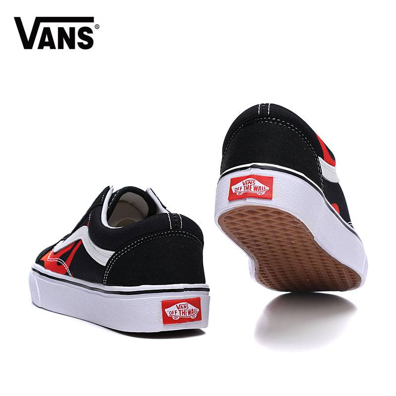 Les baskets Vans Femme se distinguent par leur style intemporel et leur esprit californien décontracté, faisant d’elles un symbole de liberté et d’individualité.