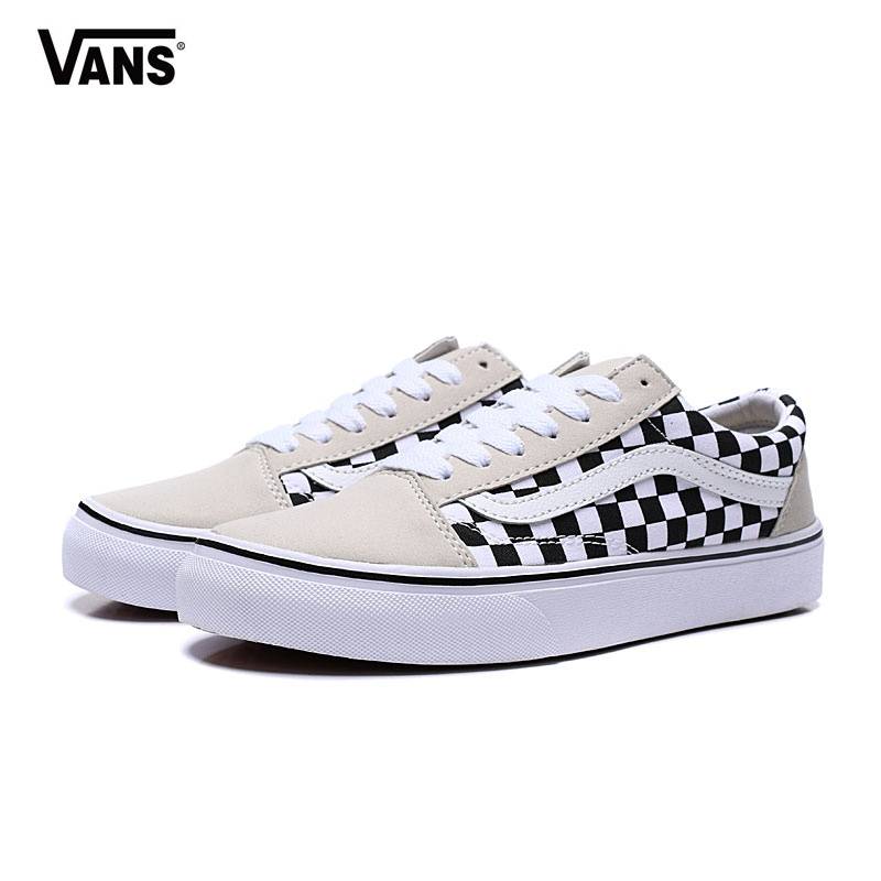 Les baskets Vans Femme se distinguent par leur style intemporel et leur esprit californien décontracté, faisant d’elles un symbole de liberté et d’individualité.