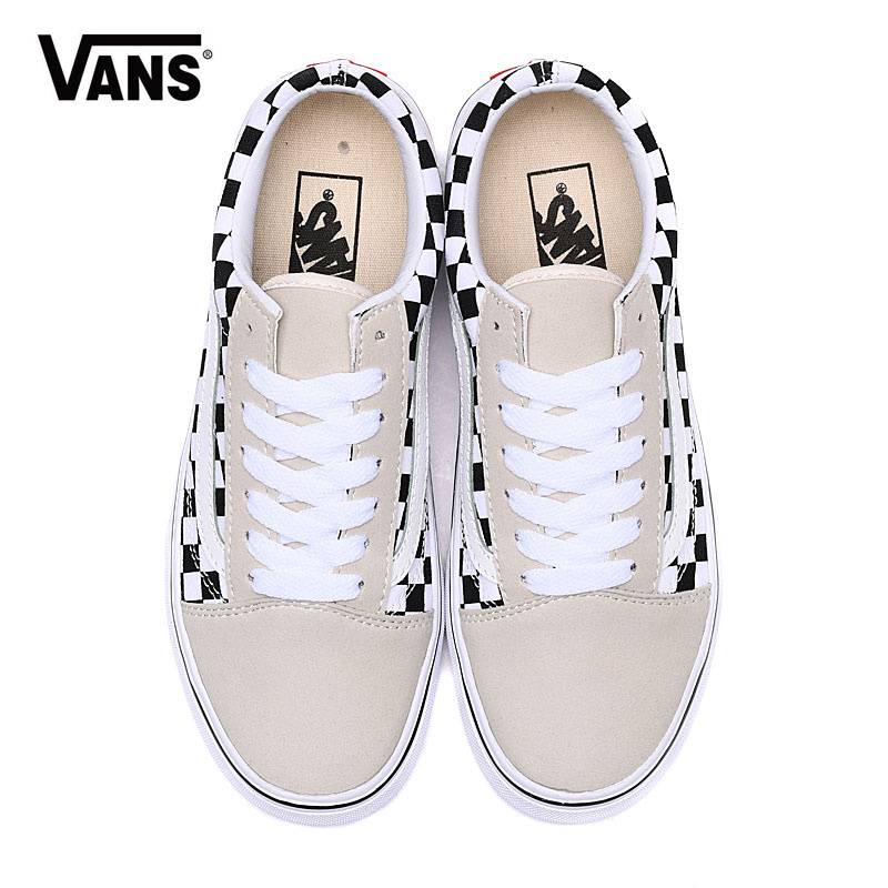 Les baskets Vans Femme se distinguent par leur style intemporel et leur esprit californien décontracté, faisant d’elles un symbole de liberté et d’individualité.