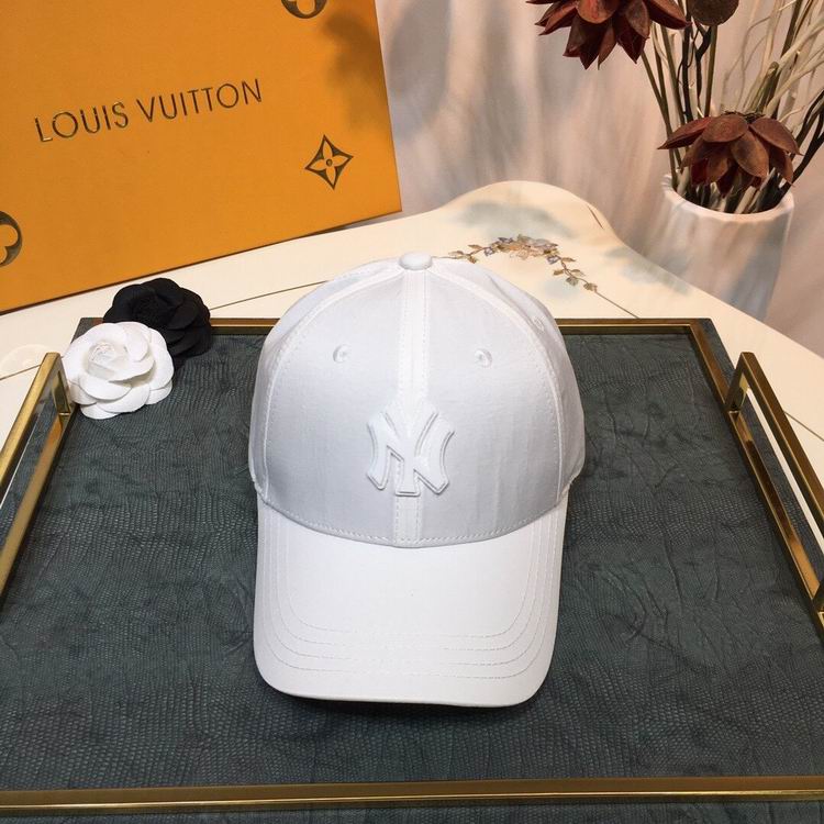 Les casquettes New Era unisexe sont une référence.
incontournable pour ceux qui recherchent un accessoire à la fois tendance et fonctionnel.
