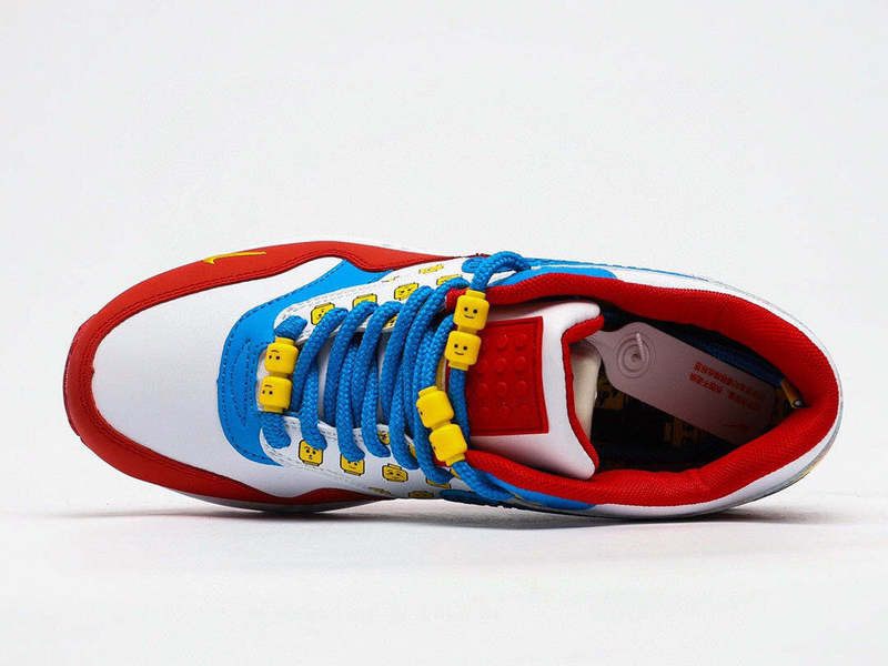 Les baskets Nike Air Max 1 Femme incarnent l’héritage emblématique de la marque Nike, combinant un design intemporel avec des touches modernes.