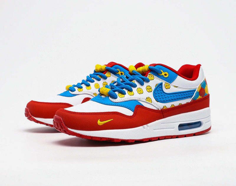 Les baskets Nike Air Max 1 Femme incarnent l’héritage emblématique de la marque Nike, combinant un design intemporel avec des touches modernes.