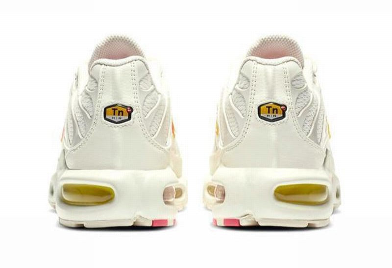 les baskets Nike TN Air Max Plus Femme sont un témoignage de l'engagement de Nike à combiner style et innovation. Exceptionnel