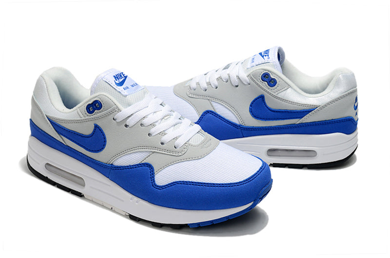 Les baskets Nike Air Max 1 Femme incarnent l’héritage emblématique de la marque Nike, combinant un design intemporel avec des touches modernes.