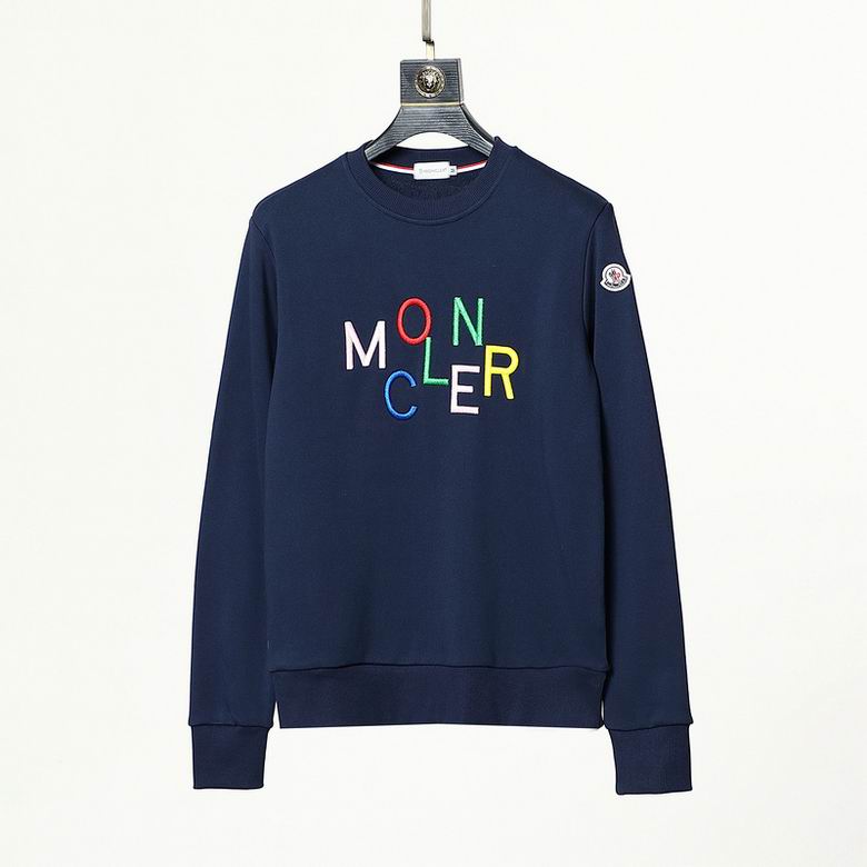 Le sweat Moncler combine élégance et confort. Son design raffiné et ses matériaux haut de gamme en font un choix incontournable pour les amateurs de mode.